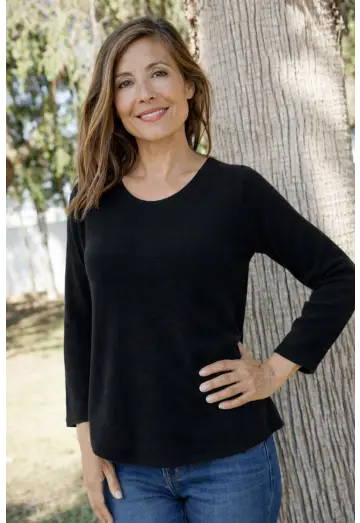 RIGMOR STRIK RUND HALS BLUSE SORT FÅ STK