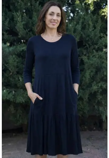 BARCELONA KJOLE NAVY UDSOLGT STR XL OG XXL