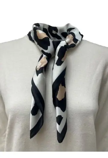 LEO SILKE TØRKLÆDE SORT/OFFWHITE FÅ STK TILBAGE